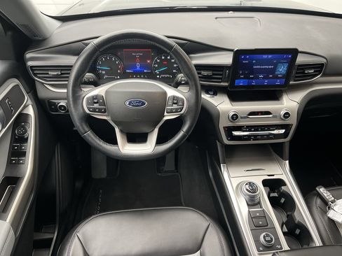 Used 2023 Ford Explorer XLT w/ Equipment Group 202A image 15