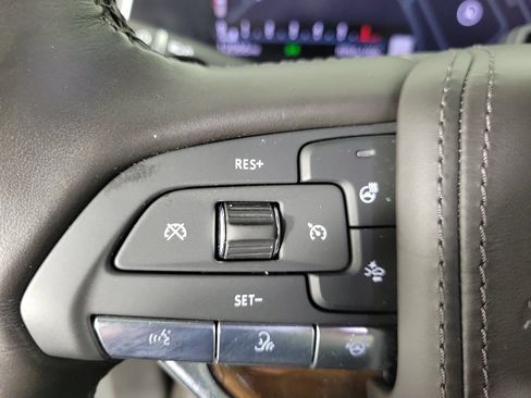 Used 2024 Cadillac Escalade ESV Premium Luxury Platinum AWD/4WD image 24