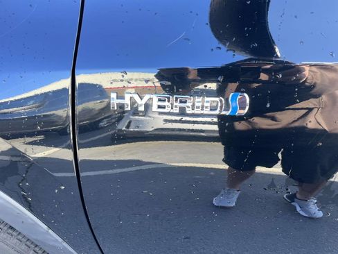 Used 2019 Toyota Highlander XLE image 19