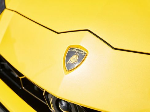 Used 2021 Lamborghini Urus image 7