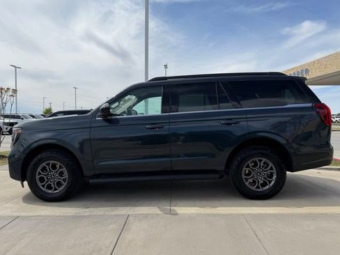 Used 2025 Ford Expedition Active RWD image 11