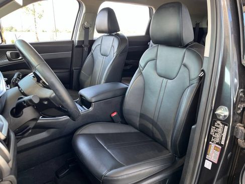 Used 2024 Kia Sorento EX FWD image 23