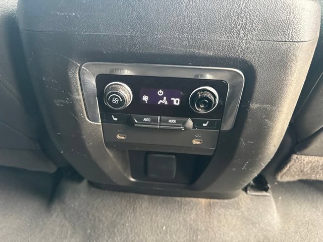 Used 2023 Chevrolet Suburban Premier AWD/4WD image 11