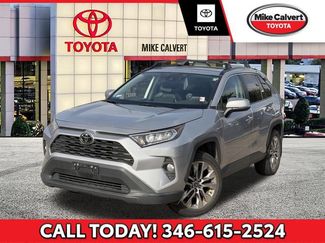 Used 2021 Toyota RAV4 XLE Premium FWD video 1