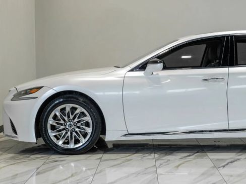 Used 2018 Lexus LS 500 w/ Accessory Package (Z1) RWD image 16