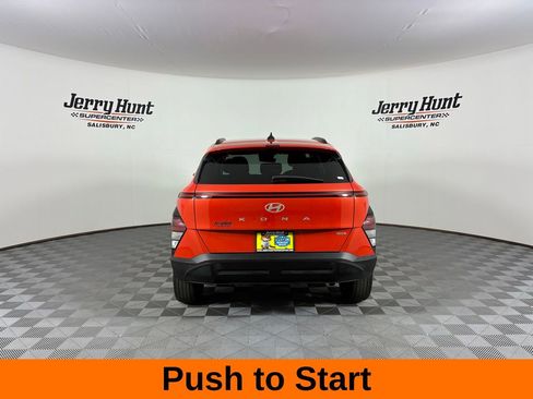 Used 2025 Hyundai Kona SEL image 9