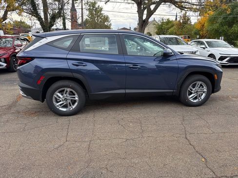 New 2026 Hyundai Tucson SE image 8