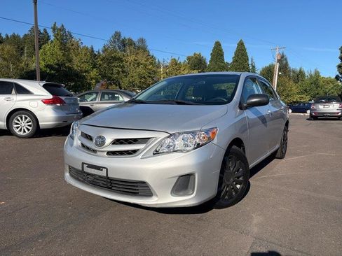 Used 2011 Toyota Corolla LE FWD image 2