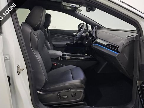 Used 2023 Volkswagen ID.4 Pro S Plus image 6