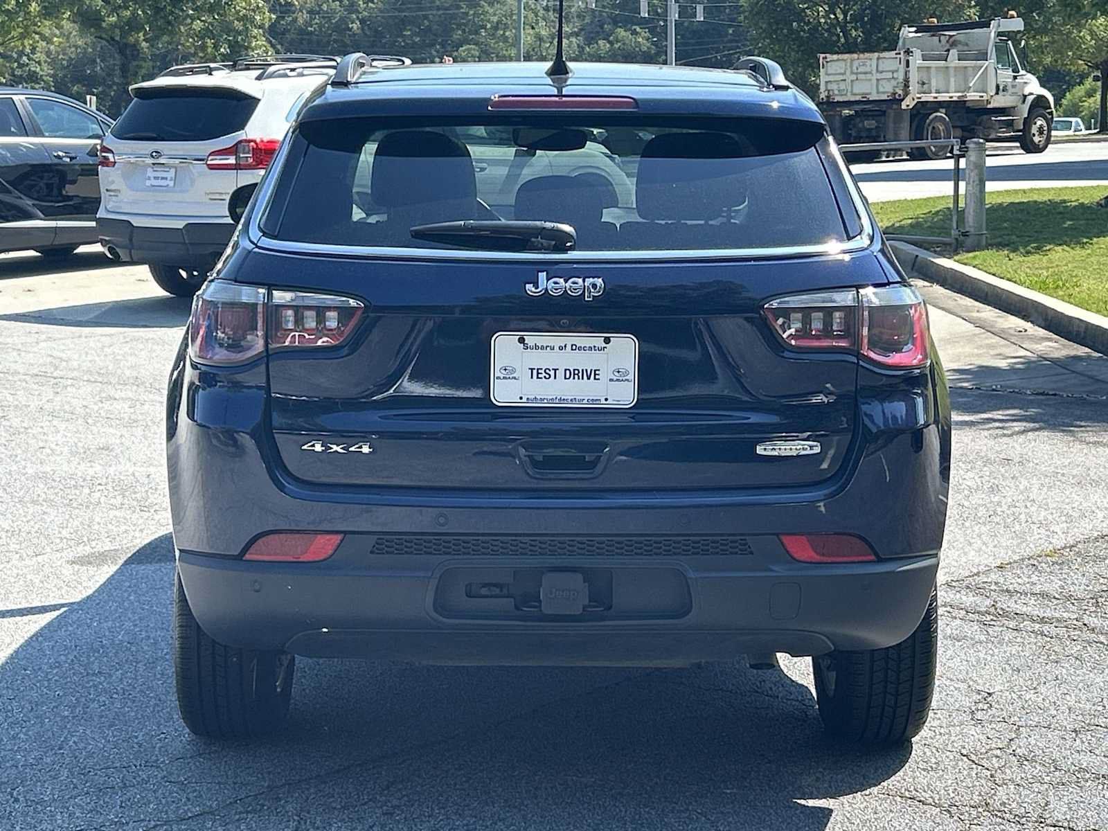 Used 2019 Jeep Compass Latitude w/ Popular Equipment Group AWD/4WD image 3