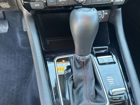 Used 2025 Jeep Compass Trailhawk w/ Trailhawk Elite Group image 29