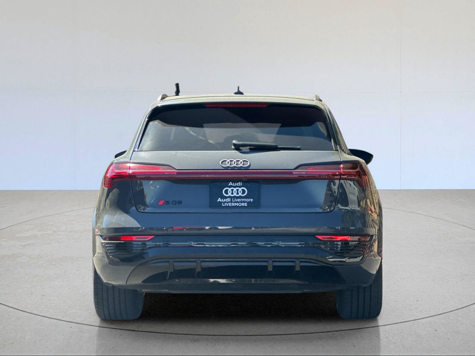 Used 2024 Audi SQ8 e-tron Premium Plus w/ Black Optic Package AWD/4WD image 5