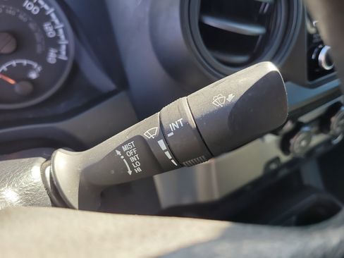 Certified 2022 Toyota Tacoma SR image 29