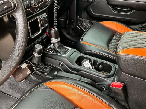Used 2019 Jeep Wrangler Sport AWD/4WD image 16