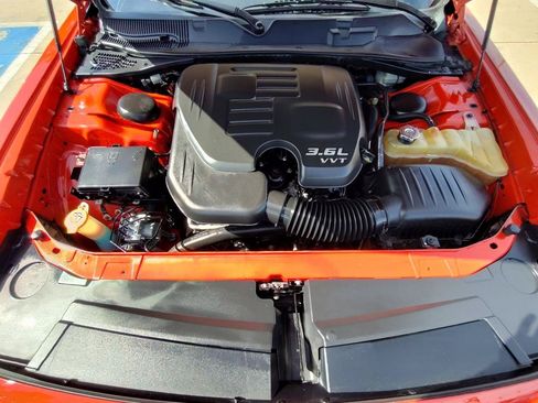 Used 2015 Dodge Challenger SXT Plus w/ Driver Convenience Group RWD image 45