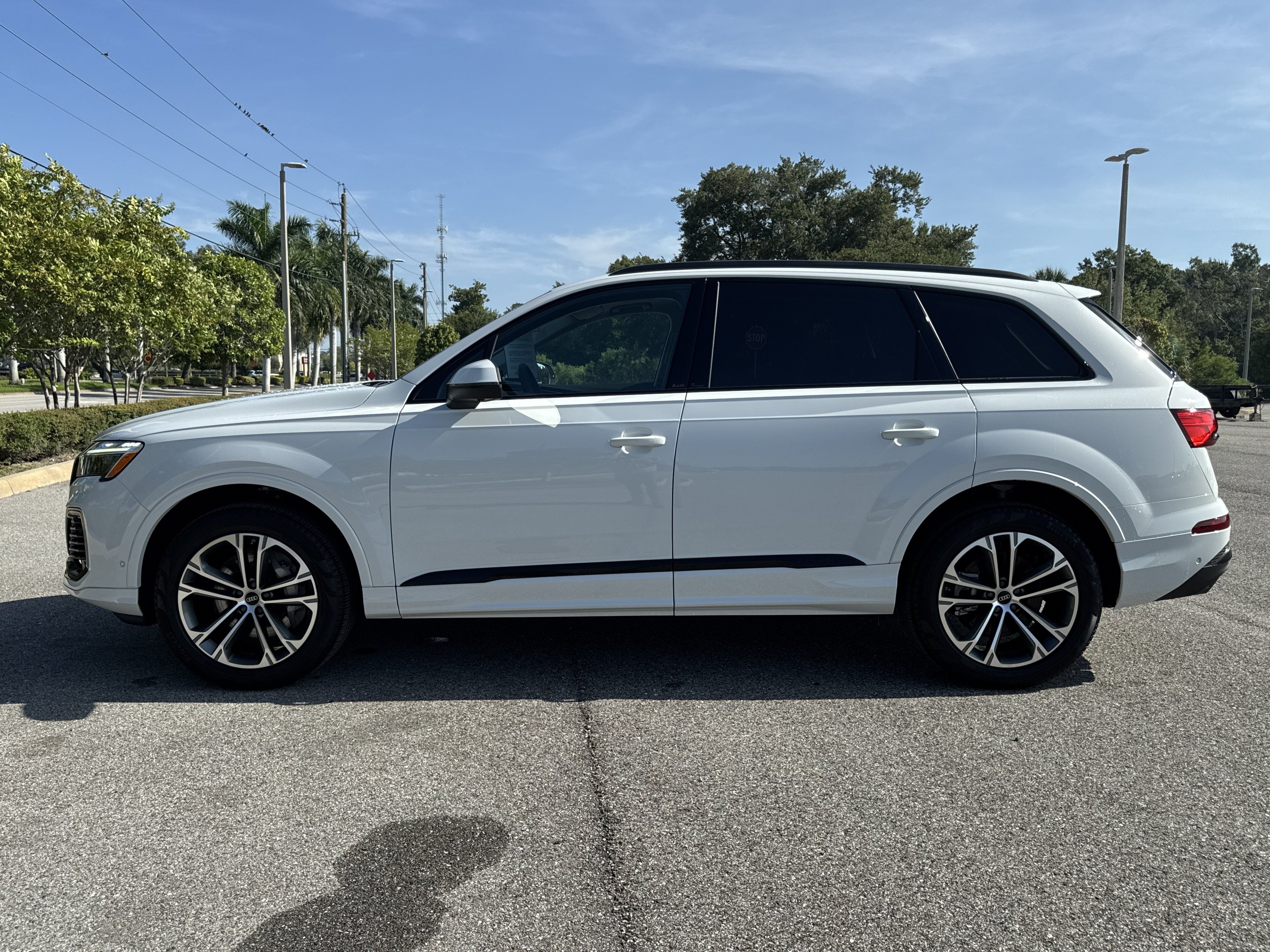 Certified 2026 Audi Q7 3.0T Premium w/ Convenience Plus Package AWD/4WD image 7