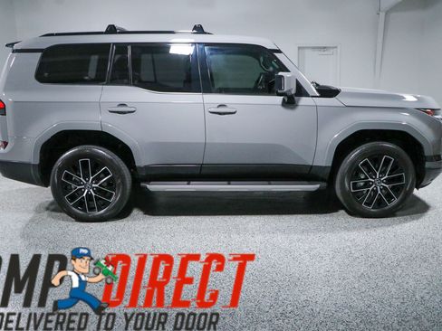 Used 2024 Lexus GX 550 w/ Accessory Package (Z1) AWD/4WD image 6