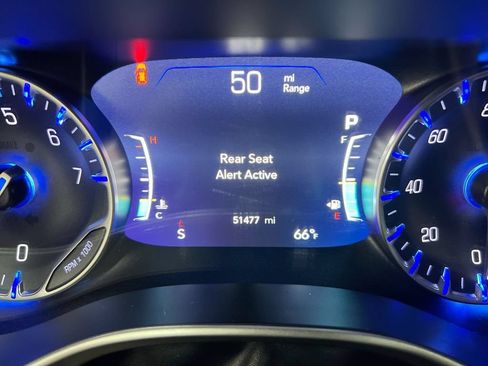 Used 2023 Chrysler Pacifica Touring-L FWD image 13