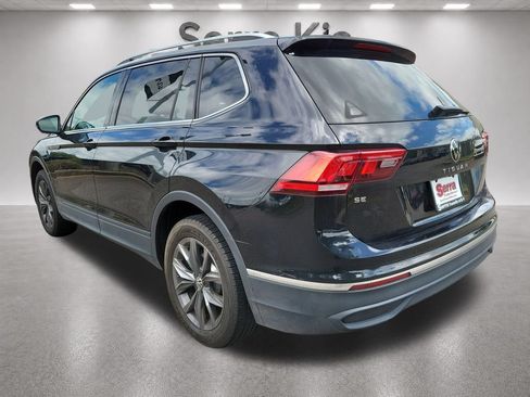 Used 2023 Volkswagen Tiguan SE FWD image 3