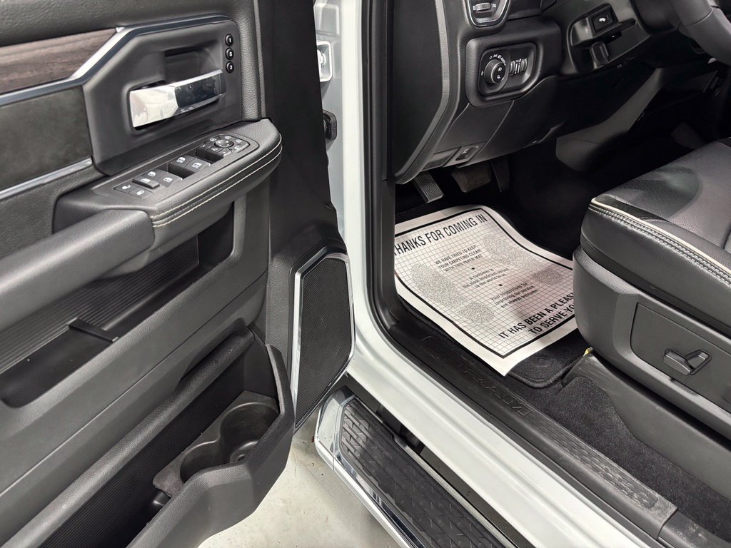 Used 2026 RAM 2500 Laramie AWD/4WD image 9