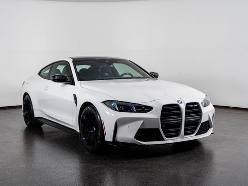 Used 2025 BMW M4 Coupe image 4