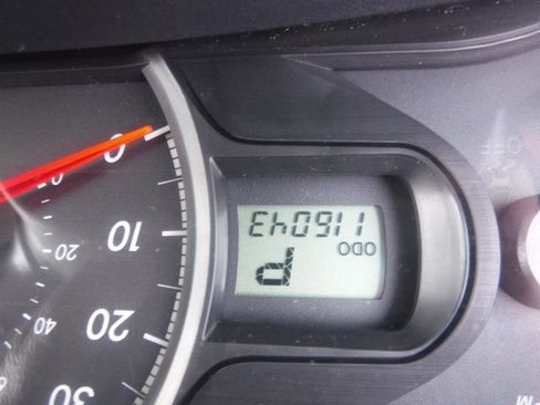 Used 2012 Toyota Sienna LE image 16