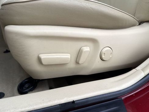 Used 2015 Toyota Camry XLE w/ Moonroof Package image 18