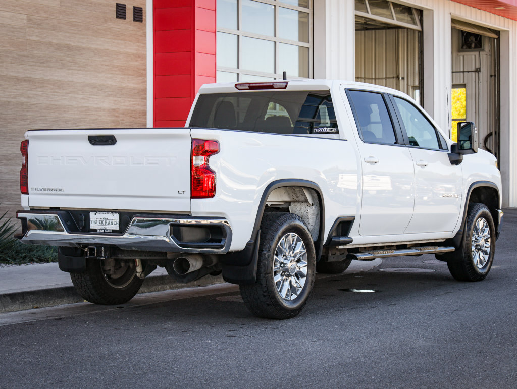 Used 2024 Chevrolet Silverado 2500 LT w/ Convenience Package AWD/4WD image 3