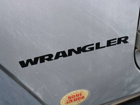Used 2007 Jeep Wrangler Rubicon w/ Dual Top Group AWD/4WD image 8