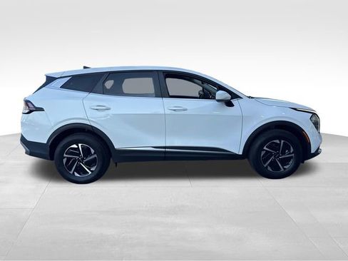 Used 2023 Kia Sportage LX AWD/4WD image 6