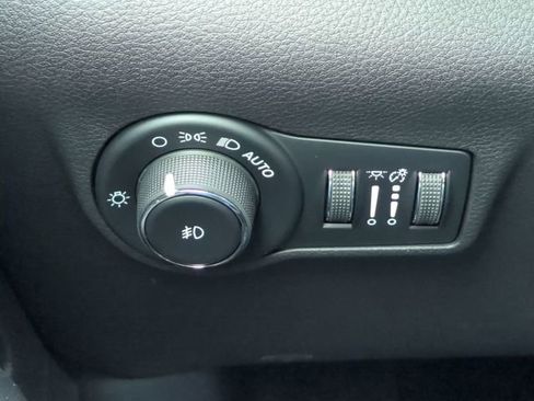 New 2026 Jeep Compass Latitude image 21