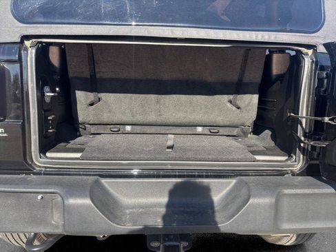Used 2022 Jeep Wrangler Sport image 16