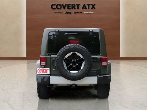 Used 2015 Jeep Wrangler Unlimited Sahara w/ Max Tow Package AWD/4WD image 4