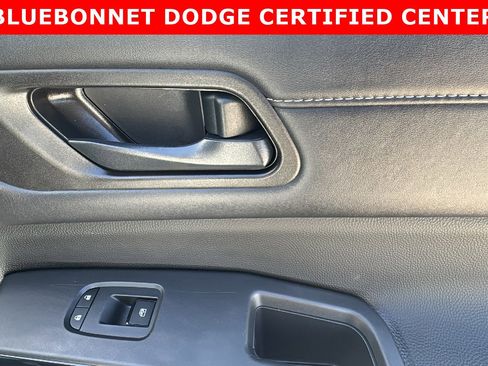 Used 2024 Nissan Pathfinder SV image 29