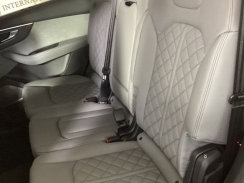 New 2026 Audi SQ7 Prestige image 11