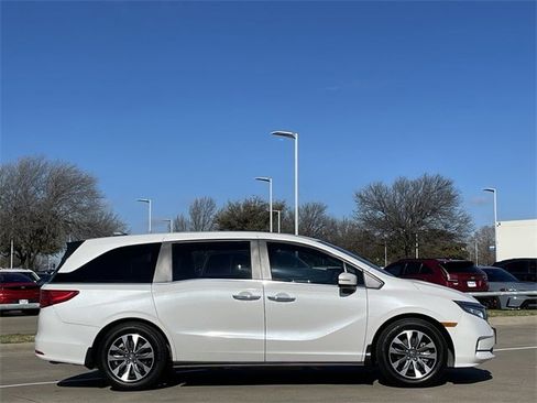 Certified 2023 Honda Odyssey EX-L image 3