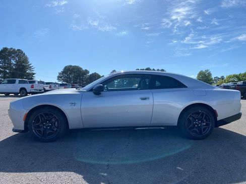 New 2024 Dodge Charger R/T w/ Plus Group image 5