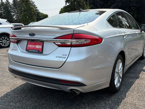 Used 2017 Ford Fusion SE w/ Equipment Group 601A FWD image 9