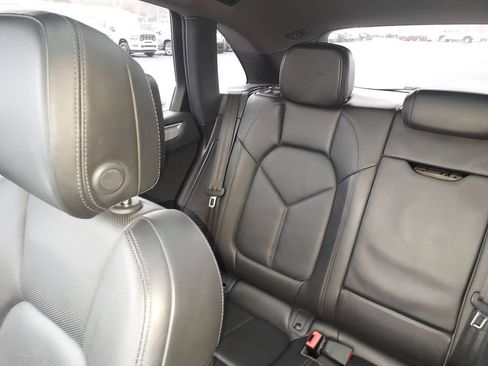 Used 2022 Porsche Macan AWD/4WD image 12