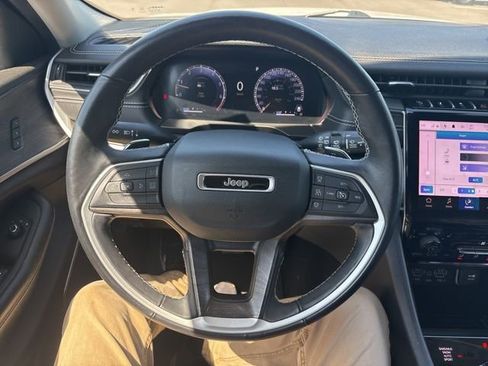 Used 2022 Jeep Grand Cherokee L Limited image 38