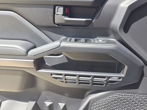 New 2026 Toyota 4Runner SR5 AWD/4WD image 18