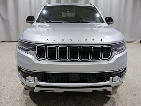 Used 2024 Jeep Wagoneer Series II AWD/4WD image 7