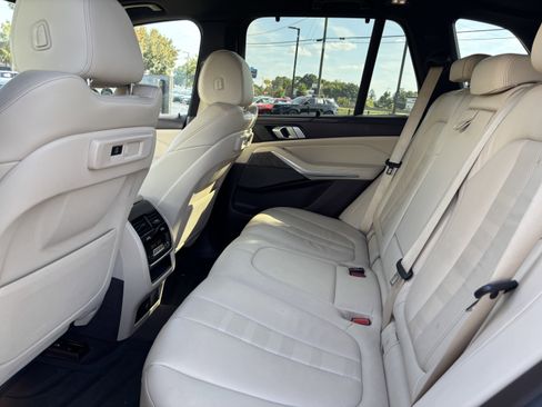 Used 2019 BMW X5 xDrive40i w/ Executive Package image 32