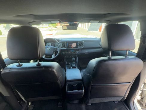 Used 2019 Toyota Tacoma TRD Sport AWD/4WD image 13