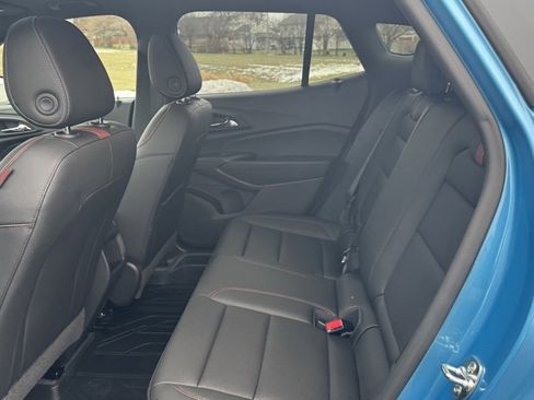 New 2025 Chevrolet Trax RS w/ Sunroof Package image 15