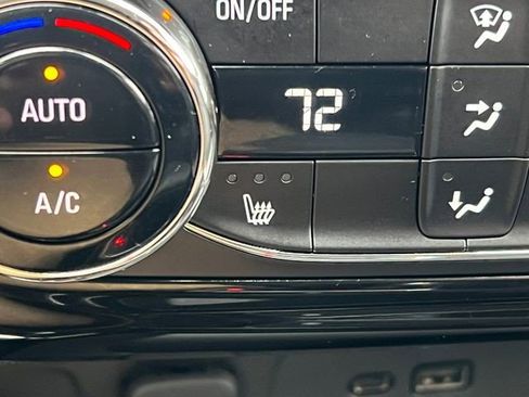 Certified 2024 Chevrolet Trax LT w/ LT Convenience Package image 25