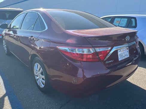 Used 2017 Toyota Camry LE FWD image 6