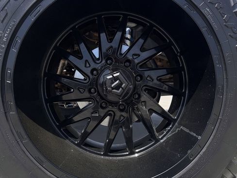 Used 2023 Ford F250 Lariat w/ Sport Appearance Package image 9