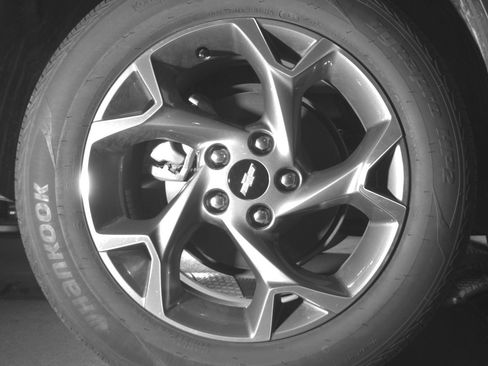 Used 2025 Chevrolet Trax LT w/ LT Convenience Package FWD image 14
