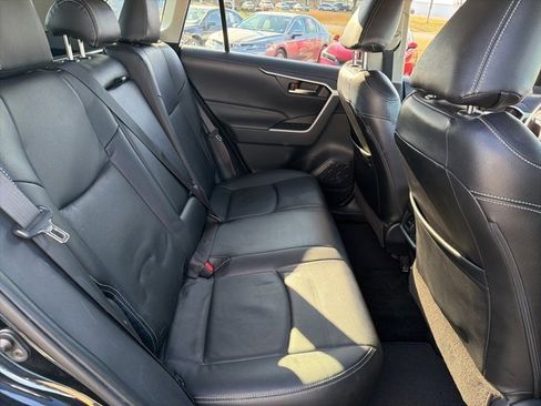 Used 2019 Toyota RAV4 XLE image 15